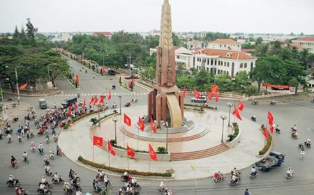 Phấn đấu đưa Cà Mau phát triển nhanh, bền vững